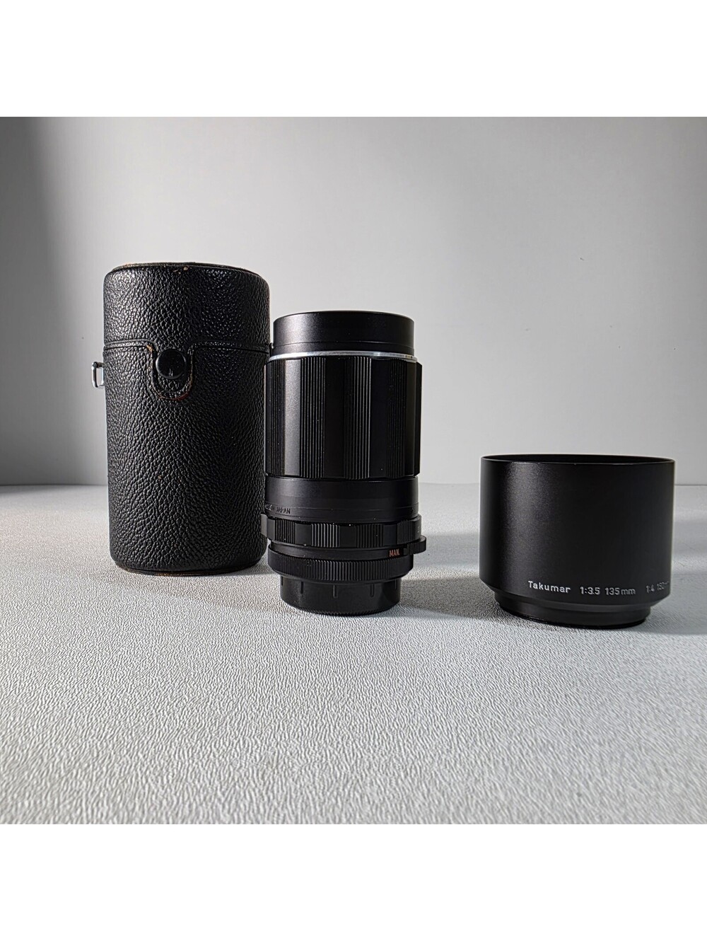 PENTAX SMC Super Multi Coated Takumar 135mm  1:3.5/135 F3.5 M42 Lens Case & Hood